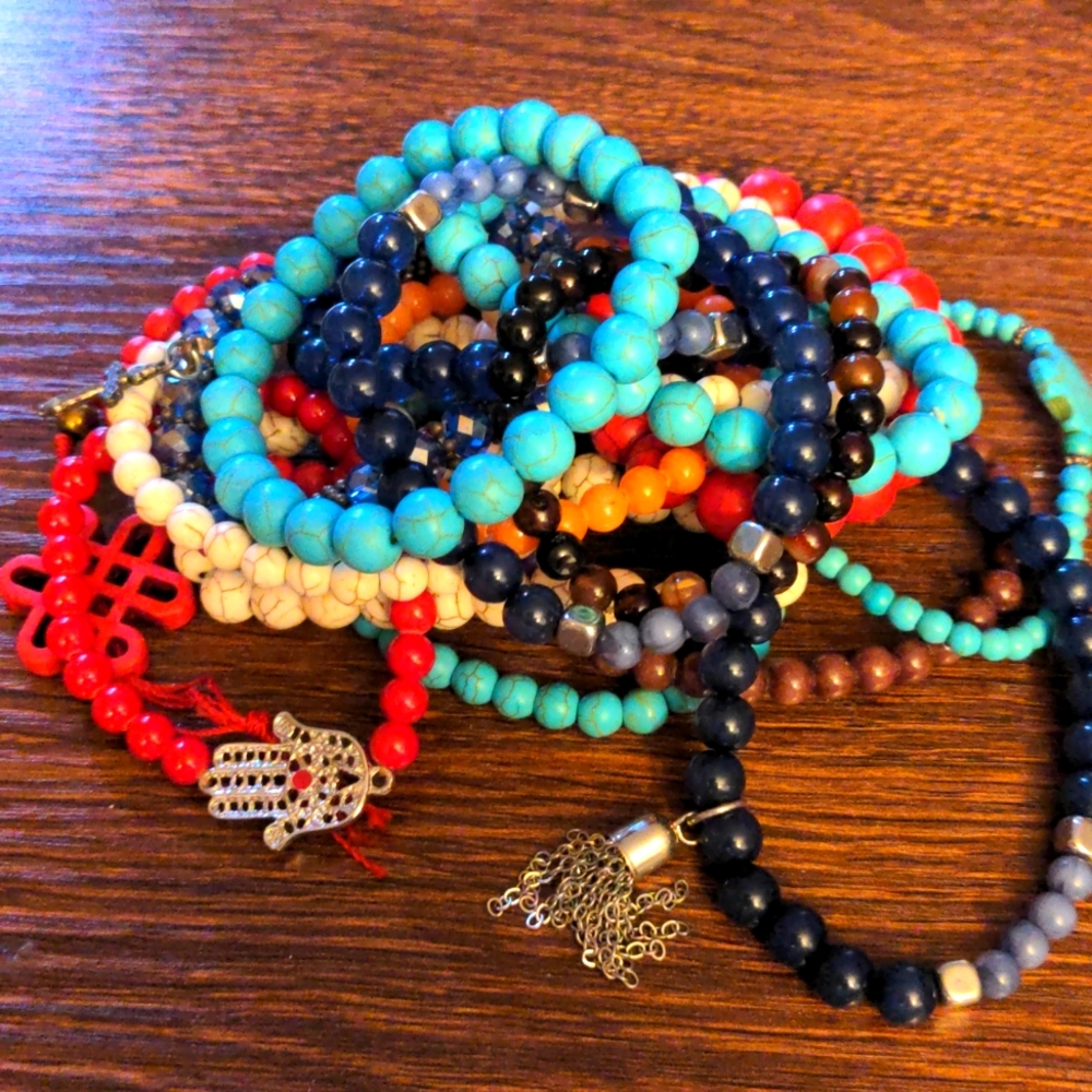 Bead bracelet lot of 17 cute bracelets
